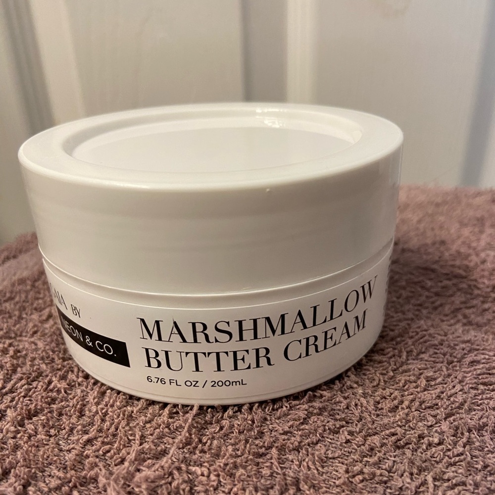 Marshmallow Butter Cream